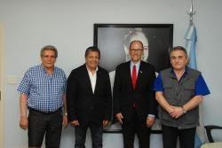 AT UOCRA HEADQUARTERS, CGT HIGH MANAGEMENT AND MEMBERS OF THE BOARD OF DIRECTORS MET THE UNITED STATES’ SECRETARY OF LABOUR AND ITS AMBASSADOR IN ARGENTINA